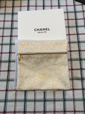 Chanel Beaute pouch